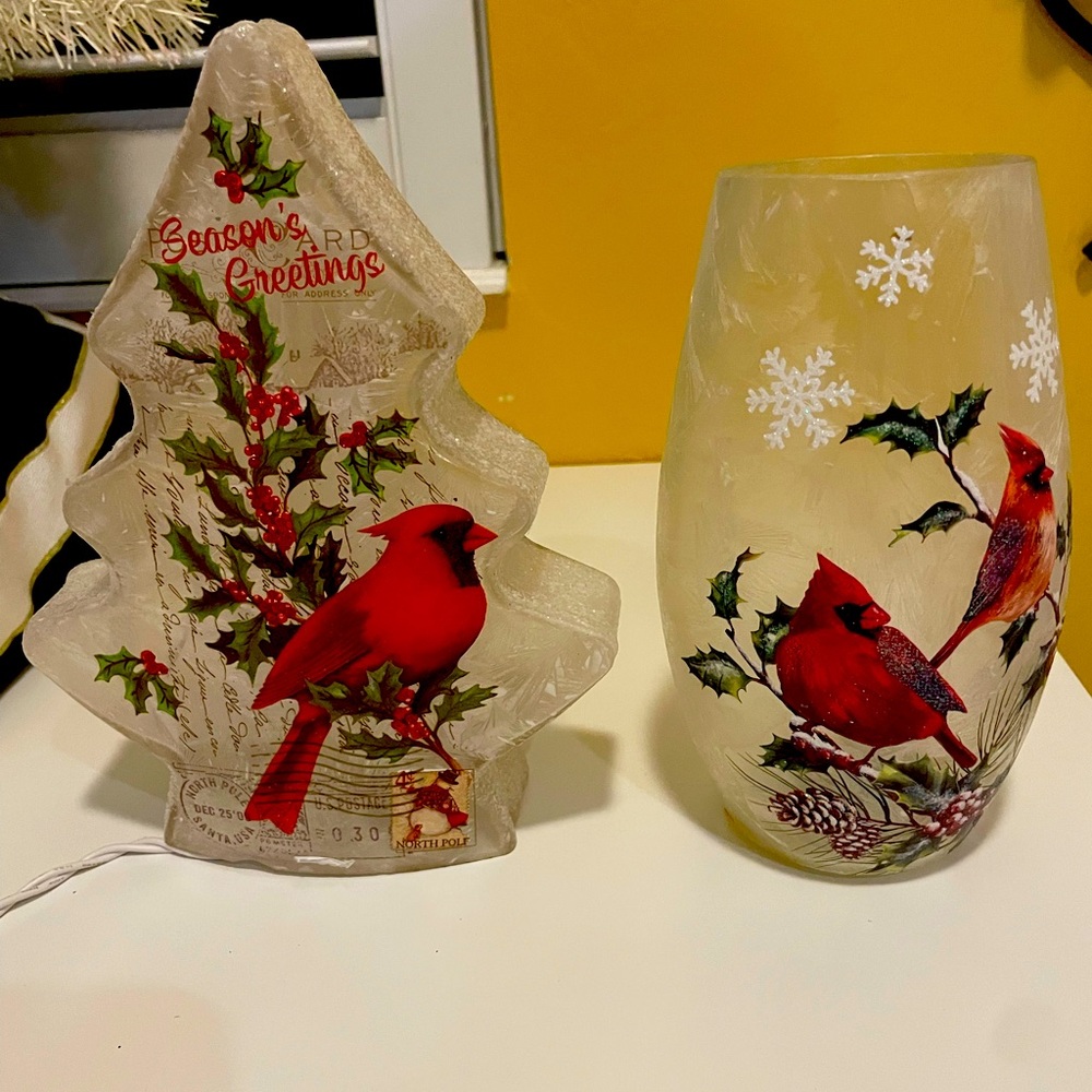 Pair of Cardinal glass Christmas decor